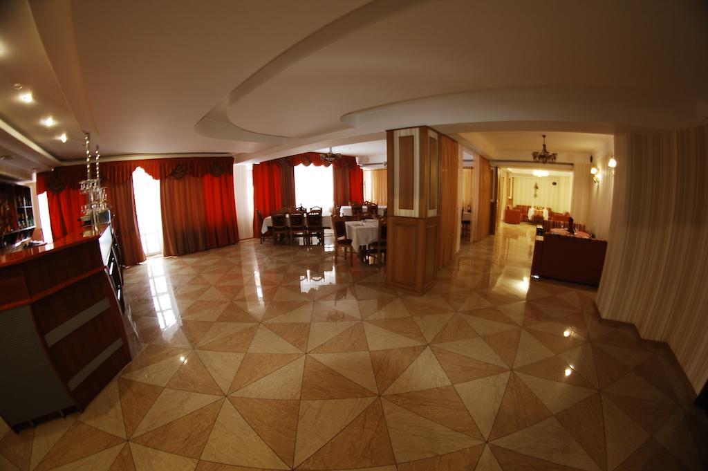 Hotel Intourist Mukacheve Exterior foto